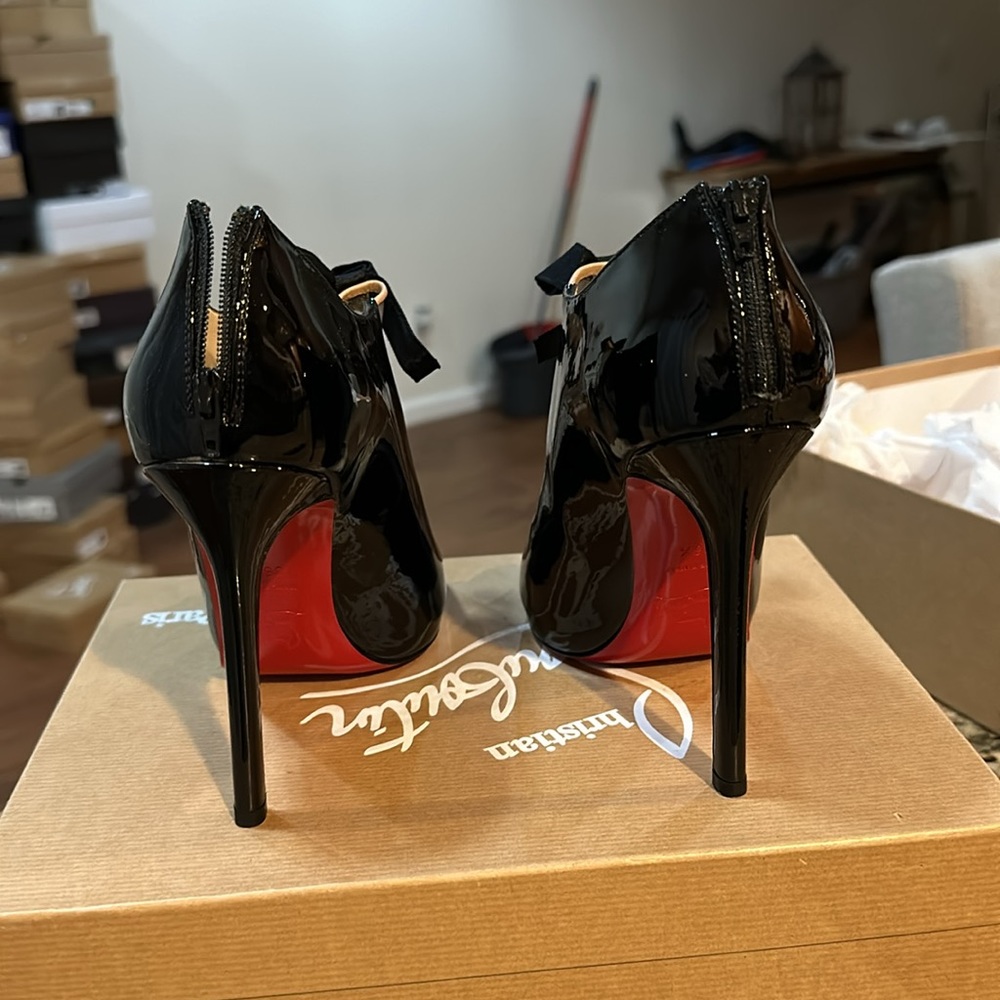 Red bottoms - Picture 4 of 6